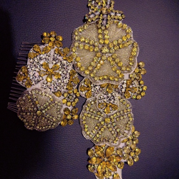 Vera Wang Bridal Sash and Hair Comb main image 4